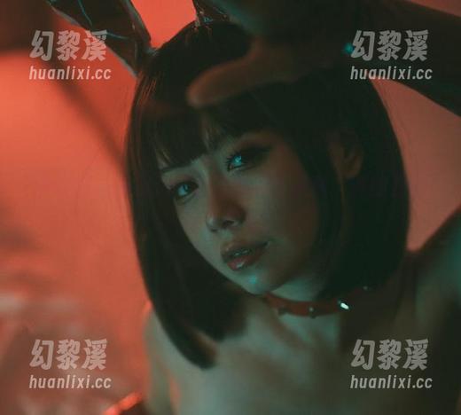 末夜787 承认吧,末夜787的最新户外美图,真的是又美又惹火。