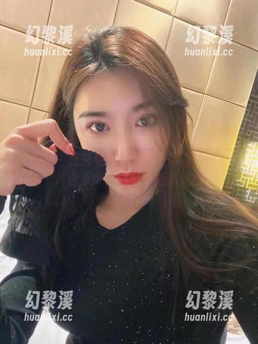微密圈 - 我总觉得这组林子琳喵的纯白图片合集中，白色也能发光！