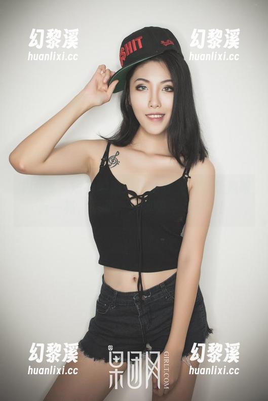 果团网 - 短裤的魔力：黄歆苑总能让我眼前一亮，哦不，是眼前一“涨”！
