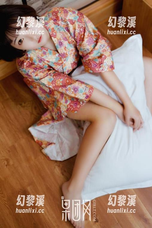 果团网-黄歆苑 果团网 - 黄歆苑的私拍,让我明白“腿”原来也可以是那种气质。
