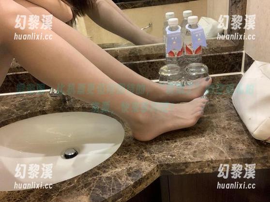 微密圈 - 比机票更值得期待的，“桃脱了”的空姐私拍资源，快来享用吧！