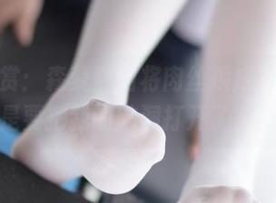 原图欣赏：森萝财团将肉丝换成白丝，这是要把我的脑洞打开了么？