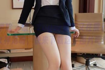 模范学院 - 哦，Sugar梁莹又在展示她的女神范啦，快来下载这些图片吧！