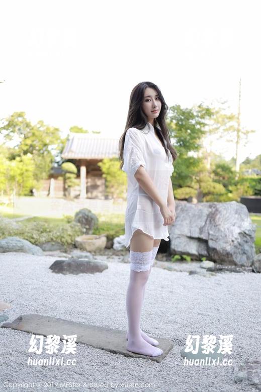 模范学院-大美妞儿 模范学院 - 在大美妞儿的浴室玩水,各种姿态写真套图,让人心痒痒!