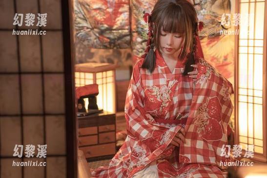 爆机少女喵小吉的写真新挑战：拿上礼物来找风玲公主，哎呀错货了！