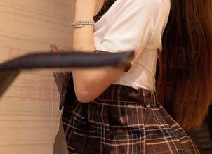 秀人网 - HeyuZhang的长腿オンライン秀：美图、美图、还有哈哈哈