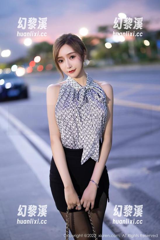 秀人网-安然 秀人网 - 安然的酒吧侍应生写真合集,给你一份轻松的喝酒指南