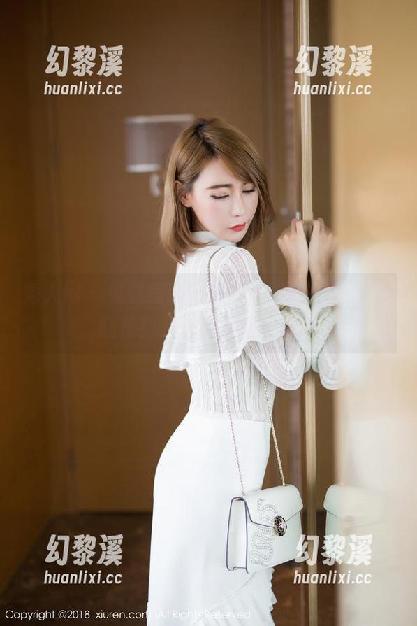 秀人网-宋KiKi 秀人网 - 见过美腿?宋KiKi的福利写真,腿长到我都想穿裙子了。
