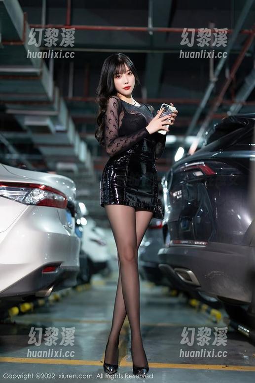 秀人网 - 就是阿朱啊的图库，最新性感女神应该是在某个影子里藏着吧！