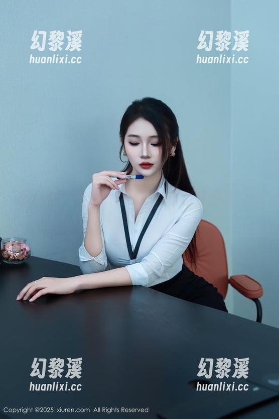 秀人网 - 有趣的轻松一拍：张庭蓉的灰丝写真！
