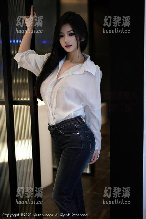 秀人网-张思允Nice 秀人网 - 每个深夜,你都该去看看张思允Nice的丝袜美臀私拍,给灵魂舔舔“伤”,哈哈。