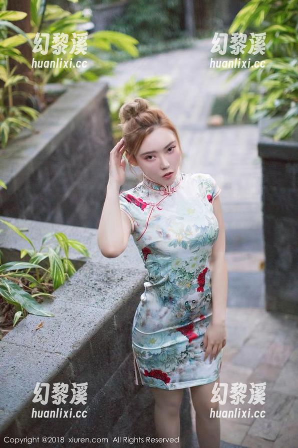 秀人网-心妍公主 秀人网 - 丝袜盛会:心妍公主和她的资源集优雅亮相
