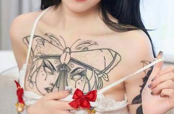 秀人网 - 精选合集,看杨晨晨在香槟色礼裙里,是真正的“裙摆舞者”,带着一丝俏皮感觉。