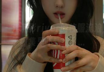 秀人网 - 江淑影river的校服流浪，在线图集里吓到我了…