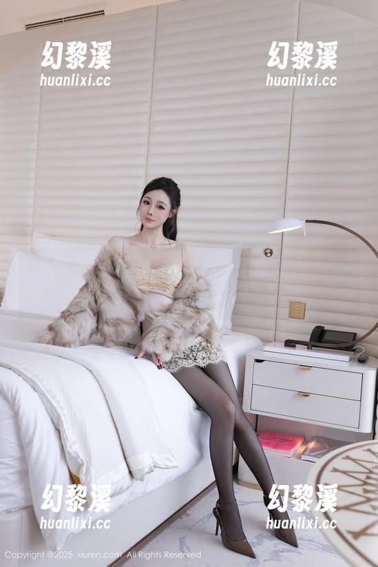 秀人网 - 谭小灵修女风，原图下载中，完全尝试走红毯的气质。