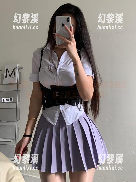 粉色的猪陈佩奇 微密圈 - 免费来啦!粉色的猪陈佩奇的红丝套图:穿上这套餐,约吗?