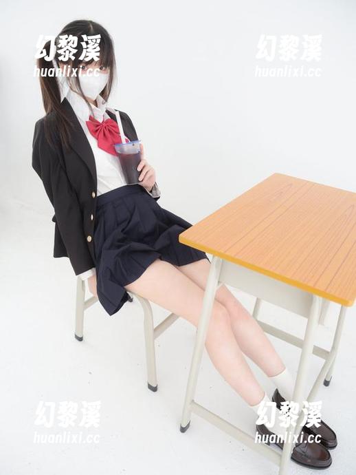 紧急企划 - 小恩的美脚写真，资源多得数不过来，腿部线条美得惊人，真想对视！