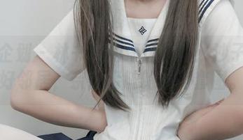 紧急企划 - 林书辞的海边写真：沙子是个好邻居，亲密接触的系列套图。