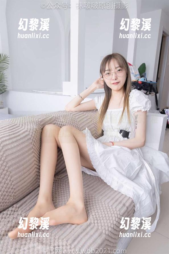袜啵啵 - 呐，波点黑丝壁纸俏皮登场，稚予的加固脚尖也太会玩了吧！