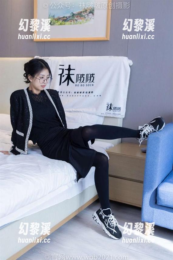 袜啵啵 - 新鲜出炉，苏苏的修女美图更新，这不禁让我摇头叹息。