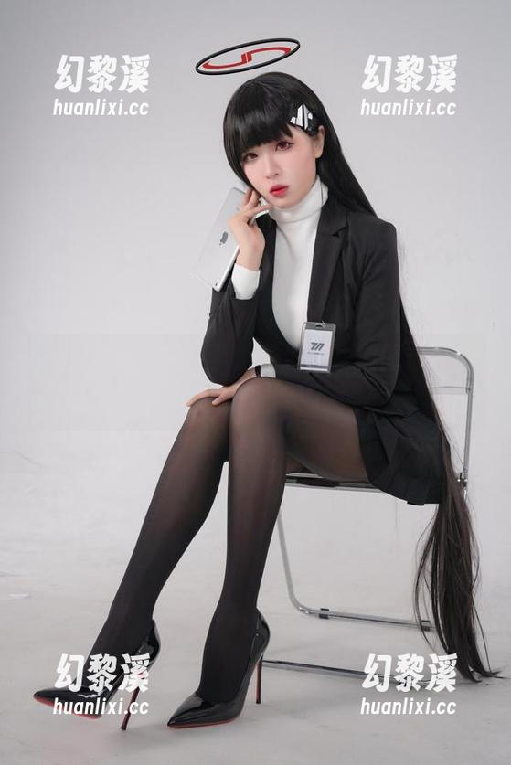 翻开图册，轩萧学姐的连衣裙原图击，职业嫉妒者哭了