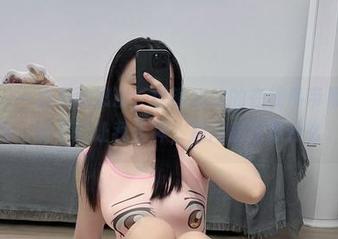 微密圈 - 一点不可思议，铁锤姐姐的在线吊带黑丝袜合集，时不时让我走神，别问我在想什么。