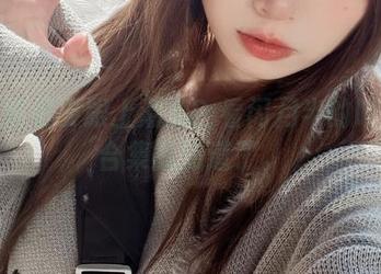 听说壁纸要跟上潮流？看闪月半的喵少女合集就知道了。