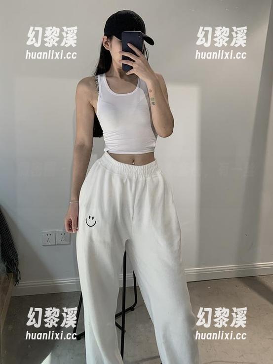 陈佩奇 微密圈 - 说说陈佩奇的内衣套图,有一丝丝小尴尬...