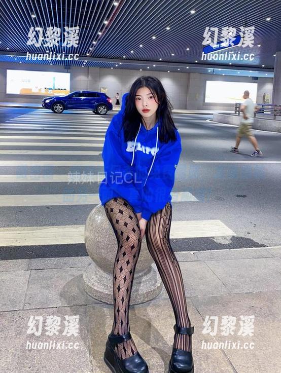 陈佩奇 微密圈 - 翻翻陈佩奇的免费图册,发现棉袜的另一面,真的很有趣哦!