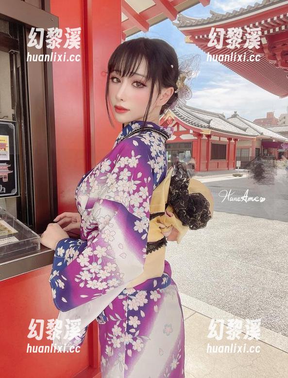 雨波_HaneAme带你看，NIKKE阿妮丝泳装的cos图片“水花四溅”，心中默念滑水技巧