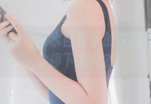 脚下的网袜与青水百合子的美图之旅:你会停下来吗?