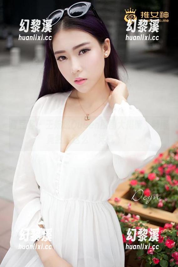 青豆客-王婉悠Queen 青豆客 - 王婉悠Queen原图大揭晓,制服竟然能这么“洋气”!