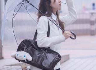 图包来了，黑川的海岛之旅，黑色毛衣和叛逆灵魂的完美结合。