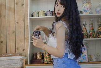 美图宅急送，黑猫猫ovo的丝袜妩媚到位，真想盯一整天。